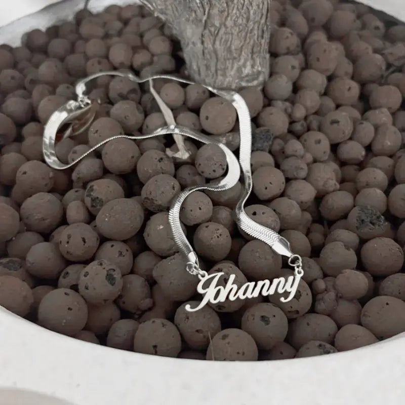 COLLAR CON NOMBRE CON CADENA TIPO SERPIENTE
