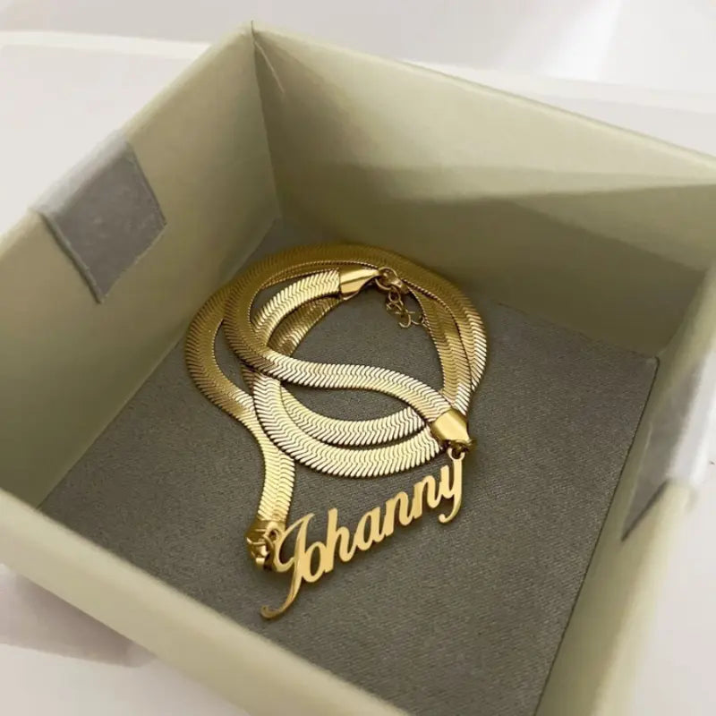 COLLAR CON NOMBRE CON CADENA TIPO SERPIENTE