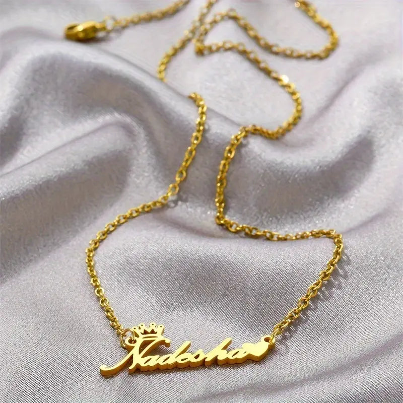 COLLAR NOMBRE CLÁSICO CORAZON Y CORONITA