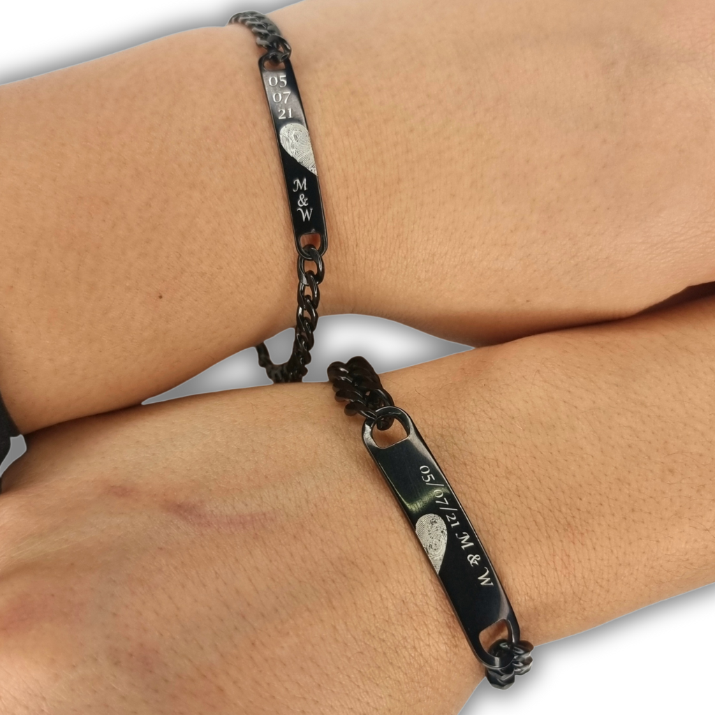 DUO DE PULSERAS ESCLAVAS CON HUELLAS DACTILARES EN FORMA DE CORAZÓN