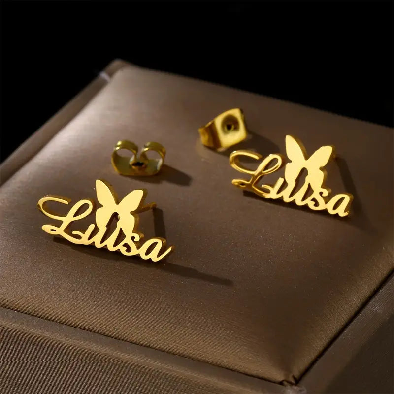 ARETES CON NOMBRE Y MARIPOSA