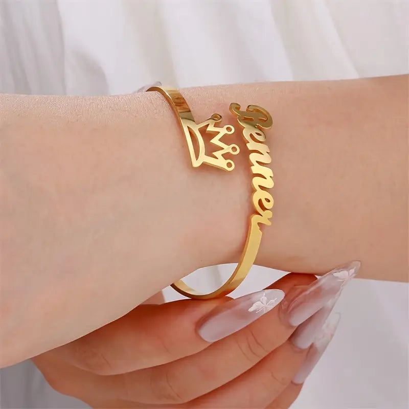 PULSERA CON NOMBRE Y CORONA