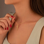 COLLAR CON NOMBRE EN FORMA DE CRUZ