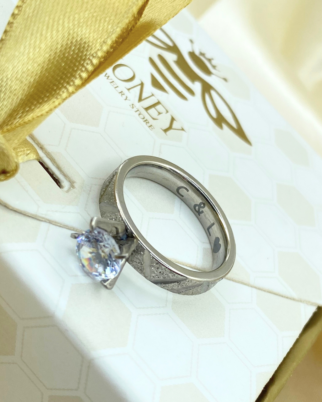 Verzilverde diamanten mat zirkoon ring (laatste maat 9)