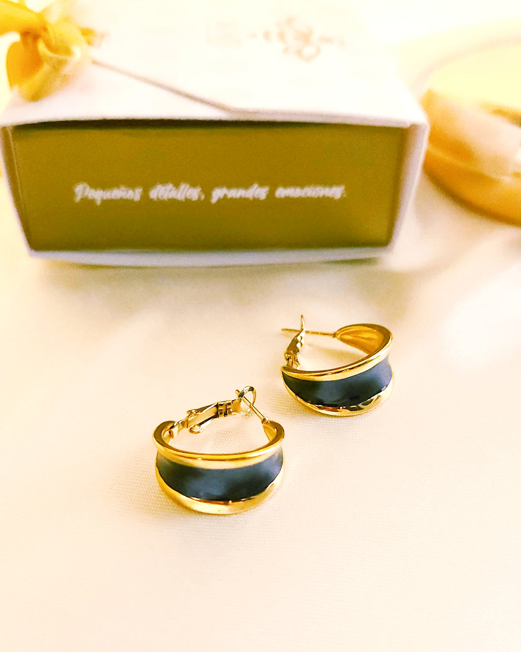 Enameled candonga earrings