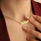 Female necklace with name in capital letters and thick chain