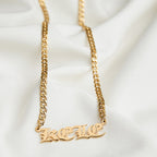Female necklace with name in capital letters and thick chain