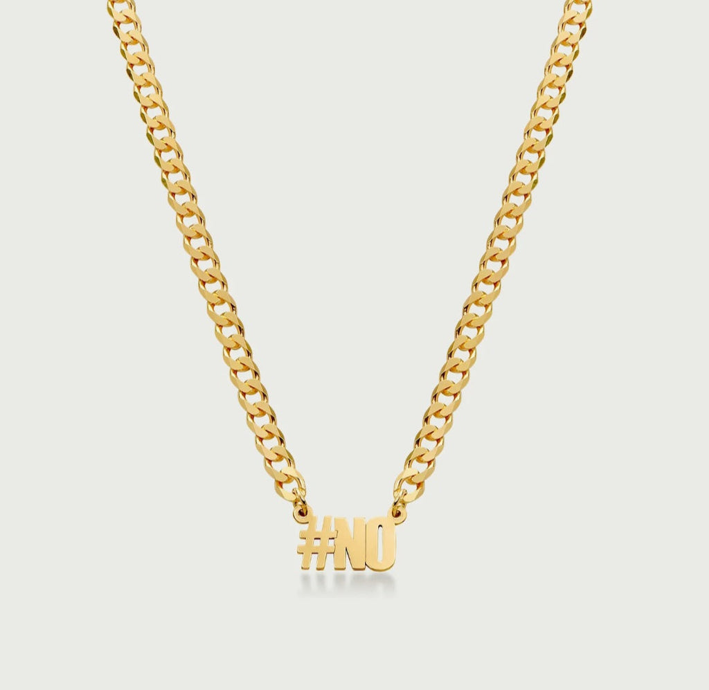 Female necklace with name in capital letters and thick chain