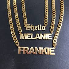Female necklace with name in capital letters and thick chain