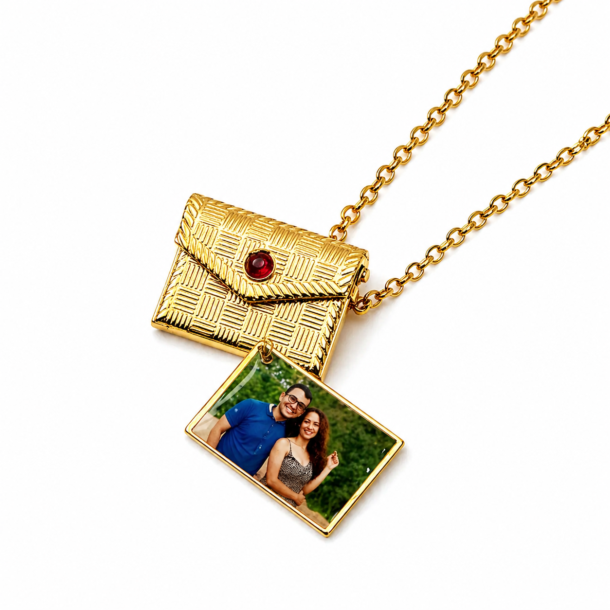 COLLAR CARTA DE AMOR CON RELIEVE