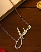 COLLAR CON NOMBRE CLÁSICO + CIRCONES EN INICIAL