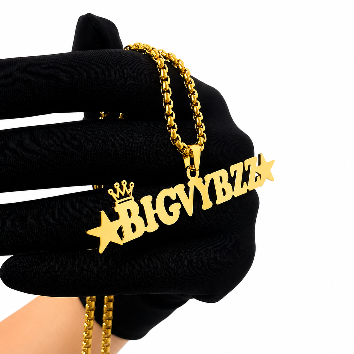 Male necklace with name in capital letters and thick chain