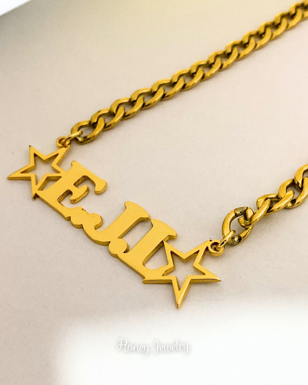 Herenketting met naam in hoofdletters en dikke ketting