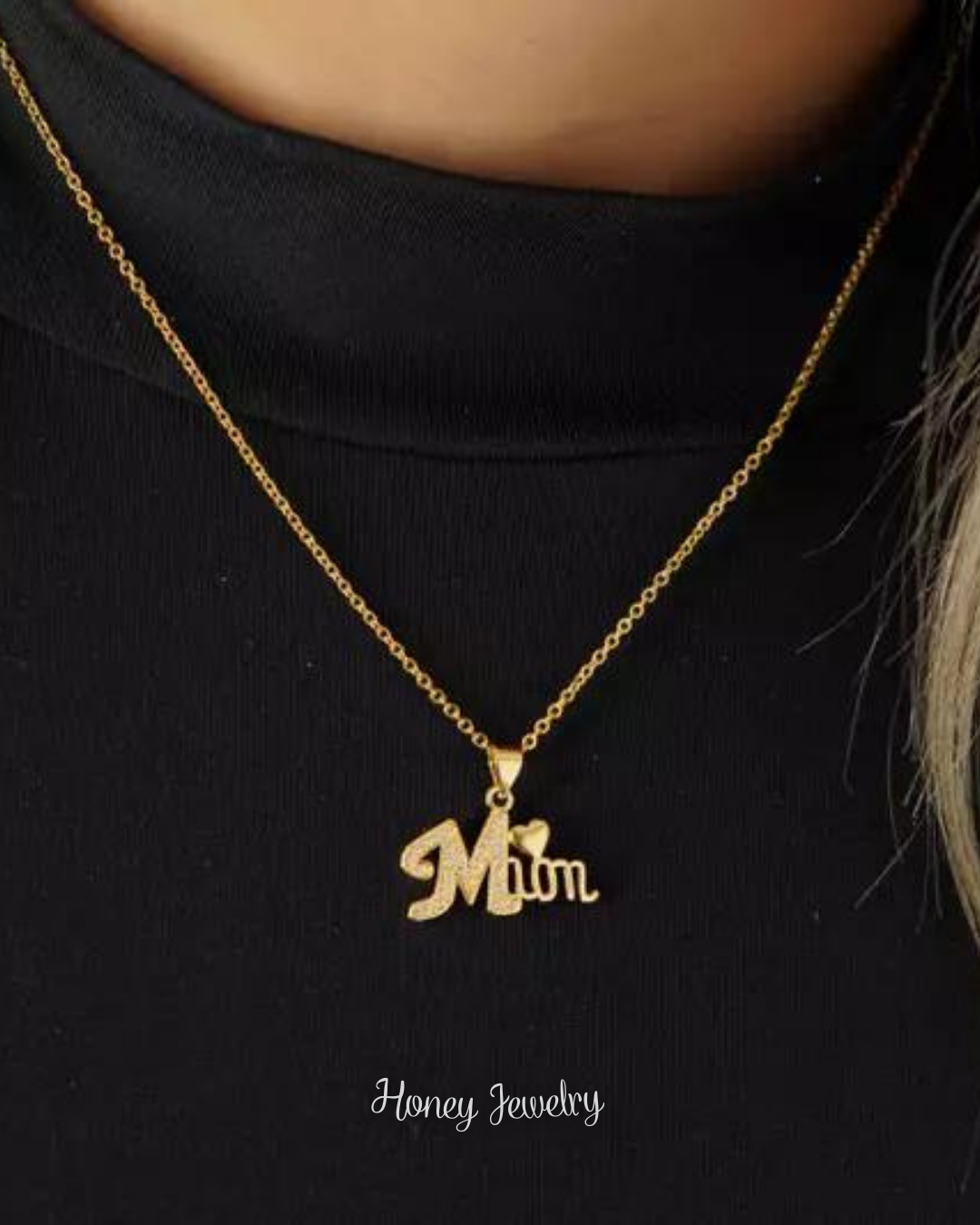 MOM Necklace