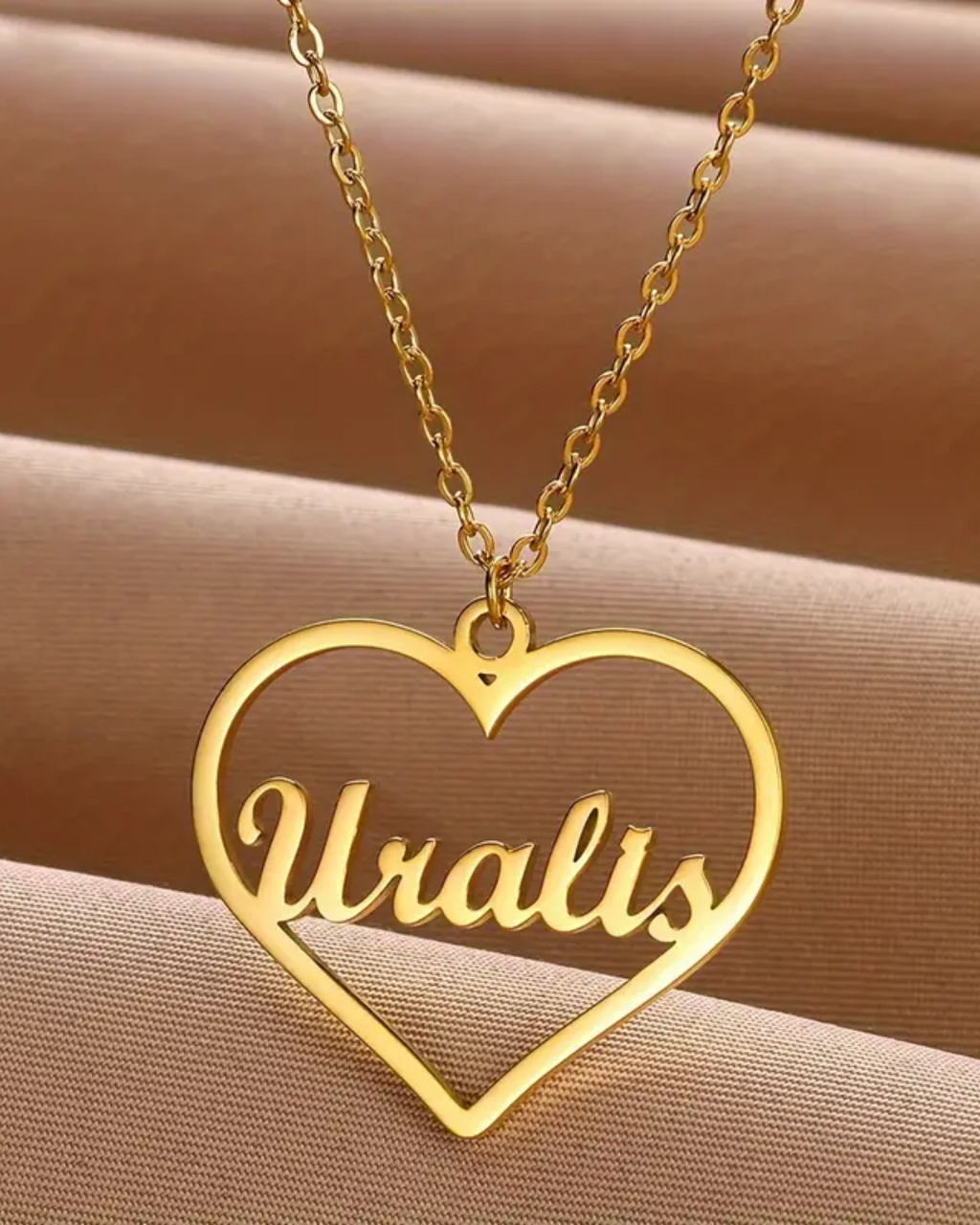 COLLAR NOMBRE DENTRO DEL CORAZON