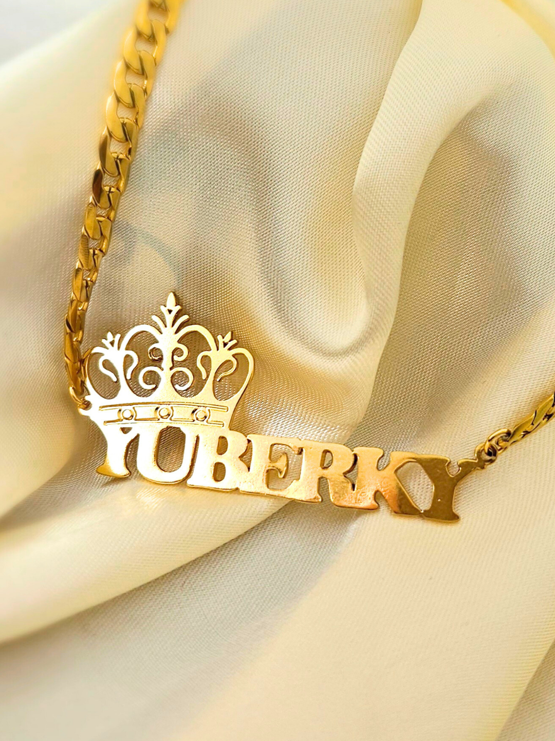 COLLAR CON NOMBRE CON CORONA REINA MAXI