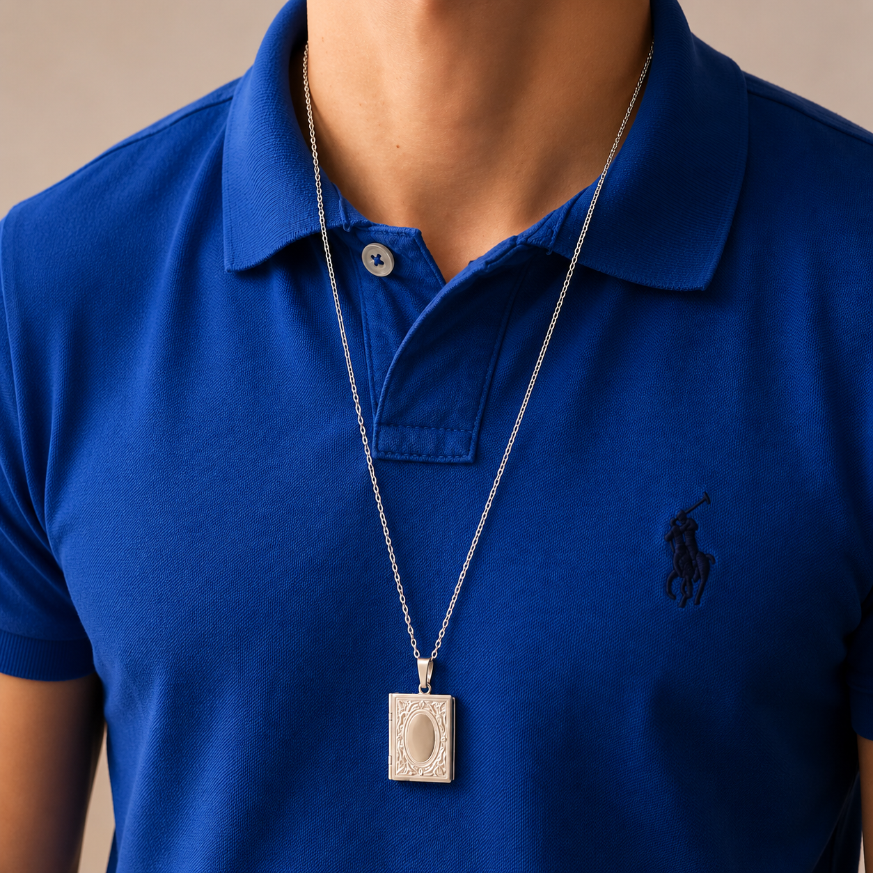 Collar Relicario Libro bordeado
