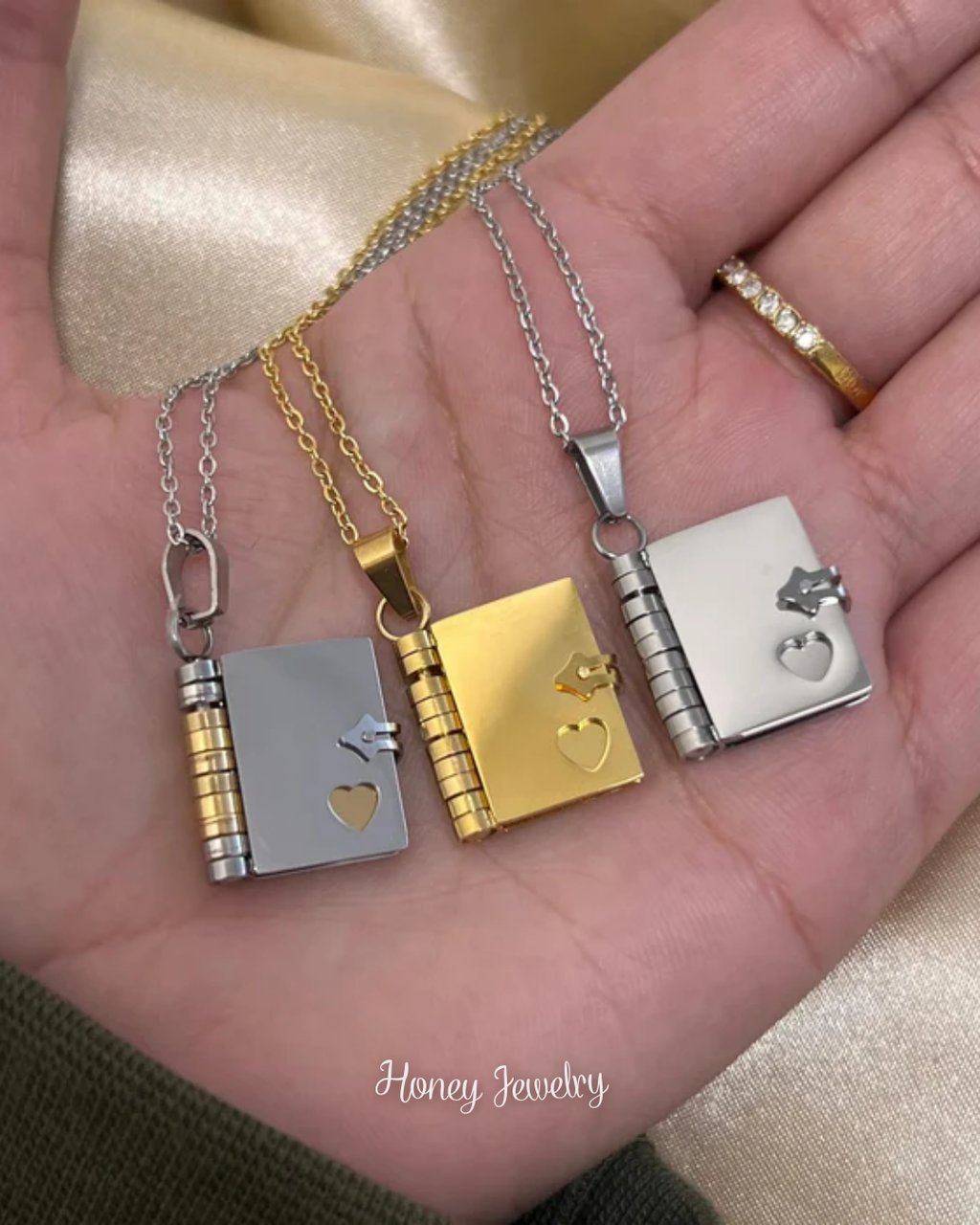 COLLAR LIBRO DE AMOR MINI