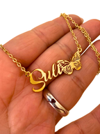 COLLAR CON NOMBRE Y MARIPOSA MONARCA