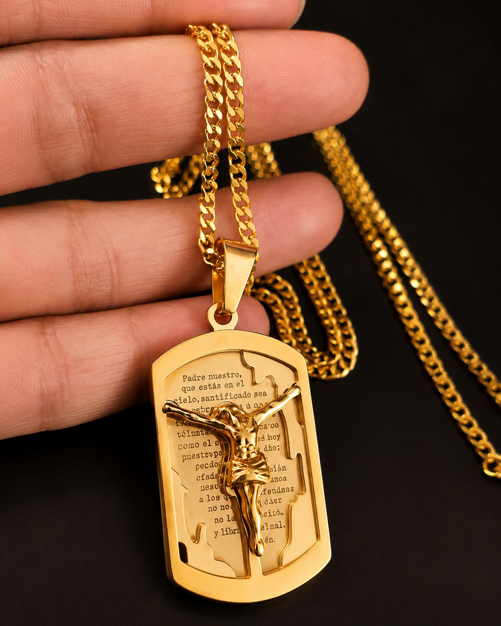 Collar placa con silueta de cristo redentor