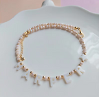 COLLAR INICIALES EN NACAR + CRISTALES BLANCOS
