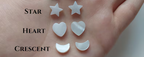 COLLAR INICIALES EN NACAR + CRISTALES BLANCOS