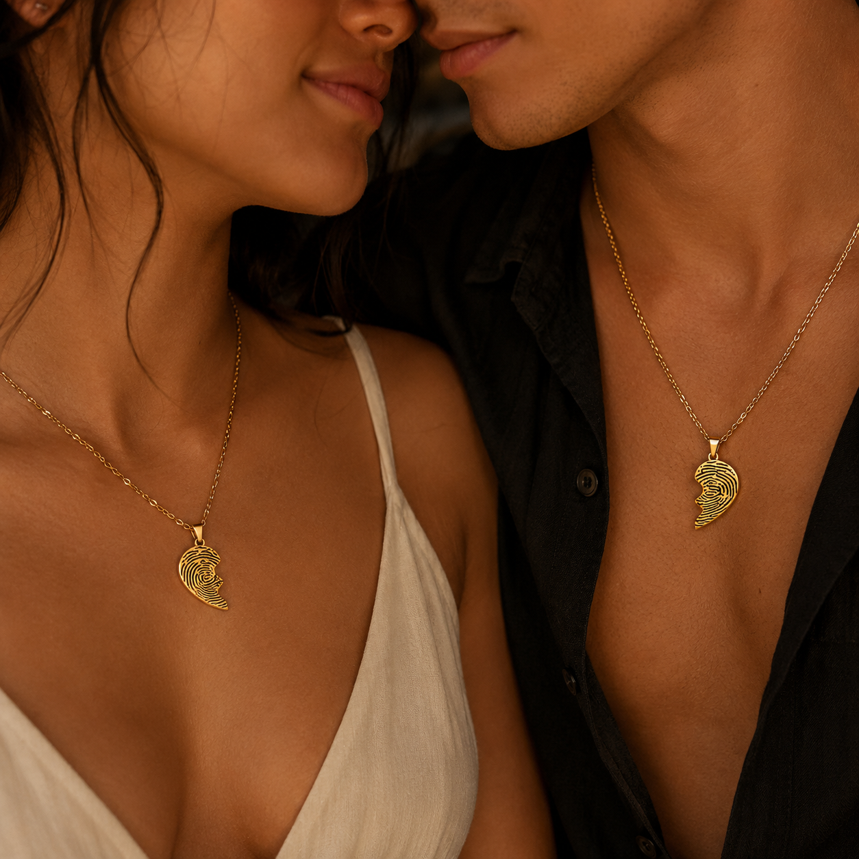 Dúo de Collares Corazón Partido con huellas dactilares