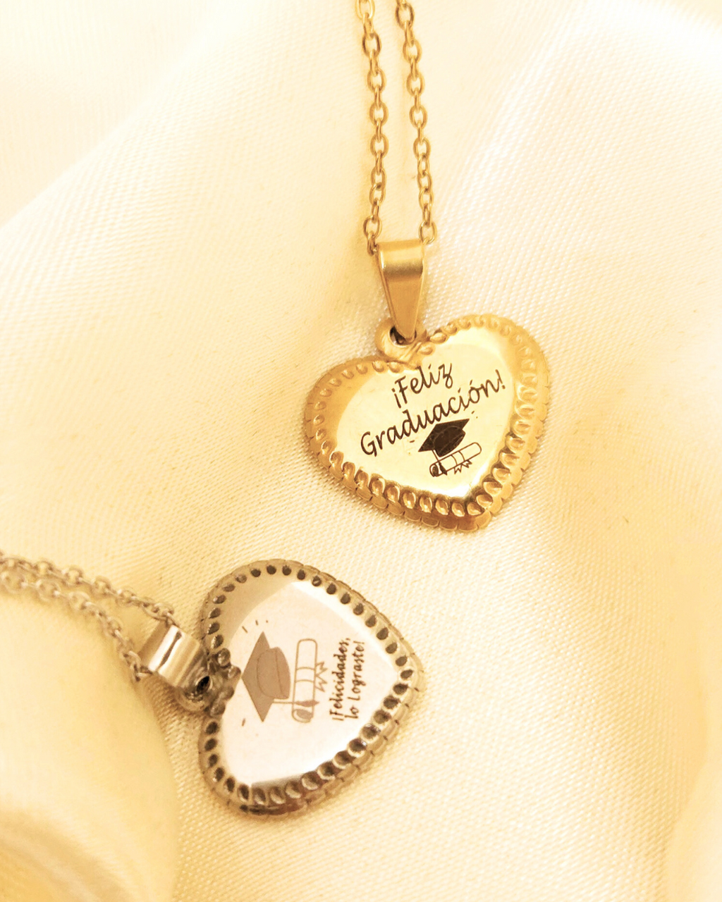 COLLAR CORAZÓN BORDEADO GRADUACIÓN