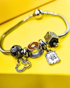PULSERA VARIOS DIJES