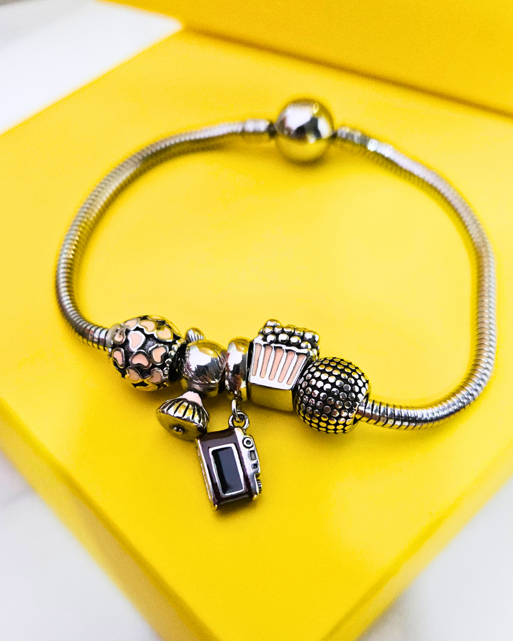 Beweegbare bedelarmband