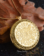 Smooth oval locket necklace - photo-etched