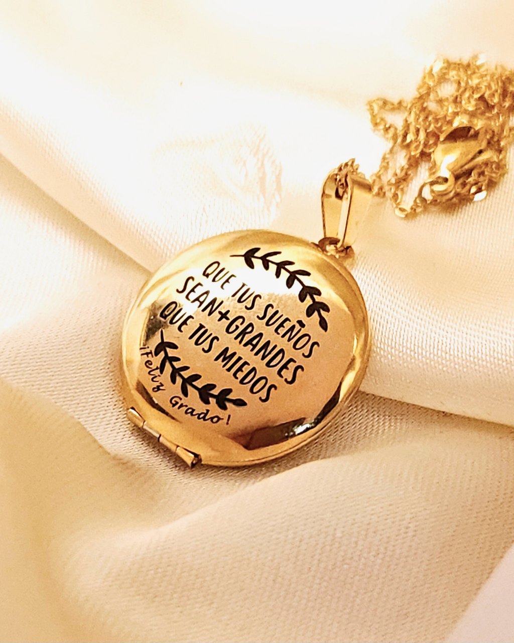 Gladde gouden ronde medaillonketting
