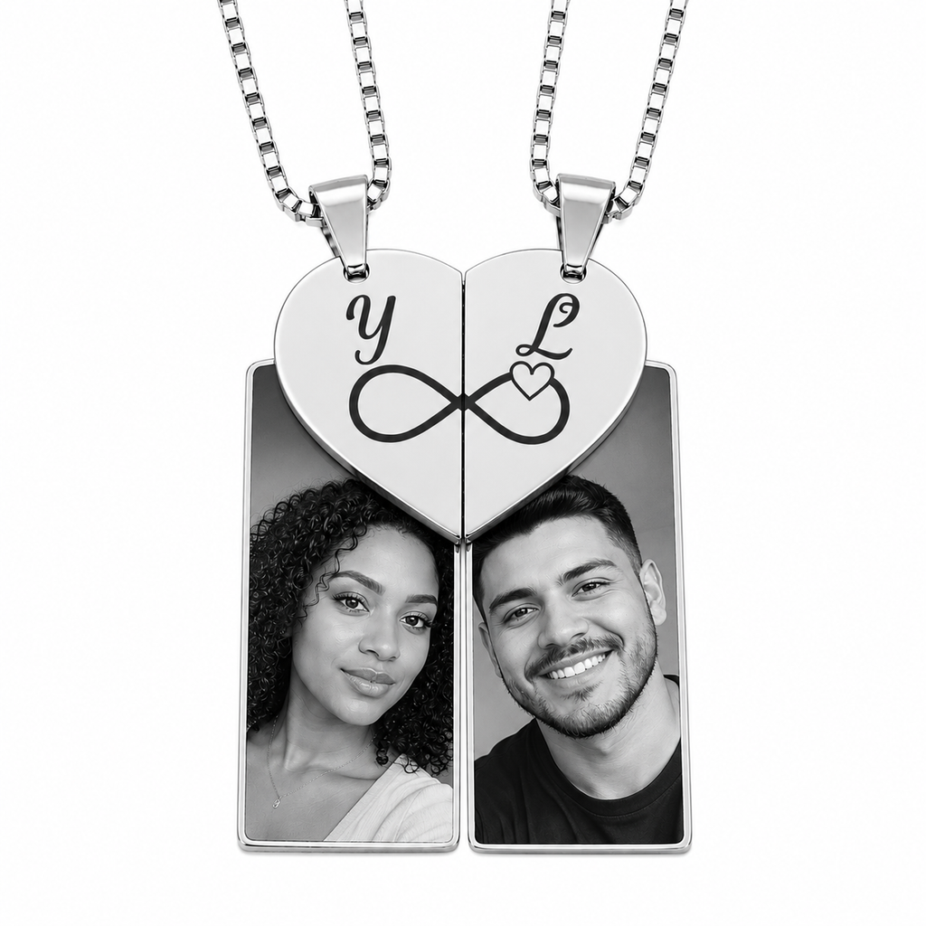 Set de collares con placa vertical y doble corazón partido