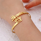 PULSERA CON NOMBRE Y CORONA