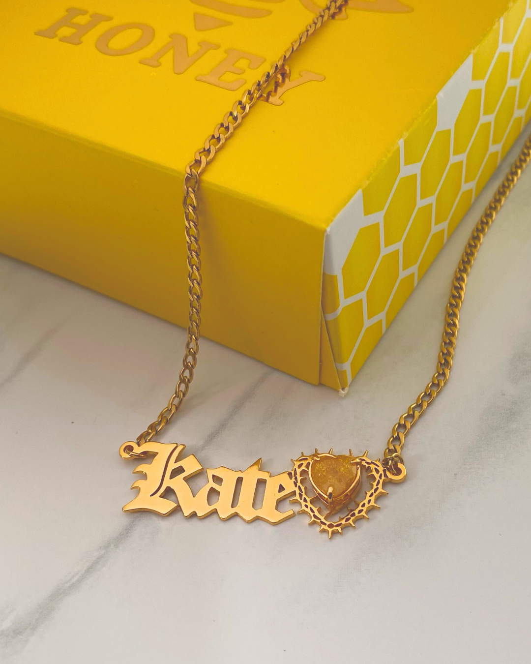 COLLAR CON NOMBRE CORAZON ESPINADO Y CIRCON CORAZON