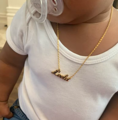 COLLAR CON NOMBRE PARA BEBÉ