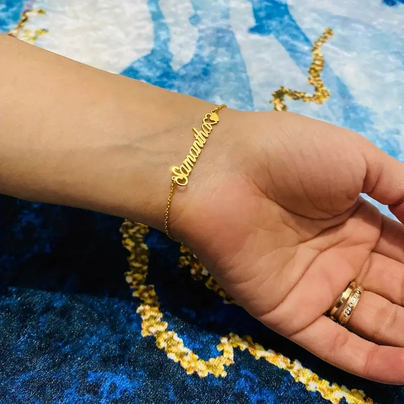 PULSERA CON NOMBRE Y CORAZON